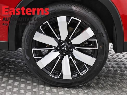 Used 2025 Mitsubishi Outlander SE FWD image 33