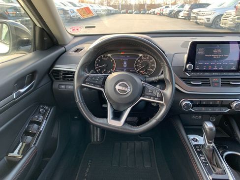 Used 2024 Nissan Altima 2.5 SR image 16