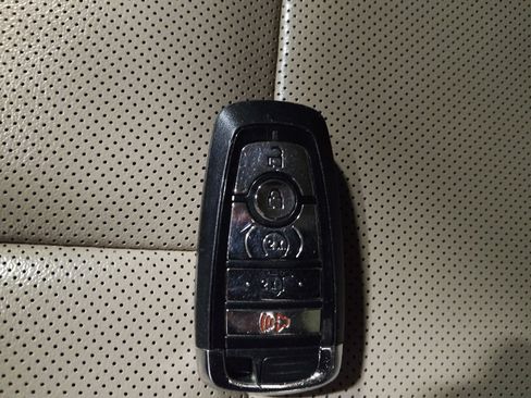 Used 2022 Lincoln Corsair AWD w/ Equipment Group 101A image 32