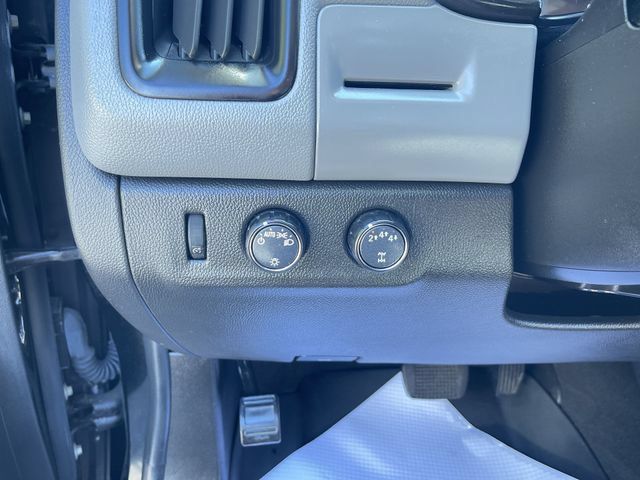 Certified 2022 Chevrolet Colorado W/T w/ Custom Special Edition AWD/4WD image 16