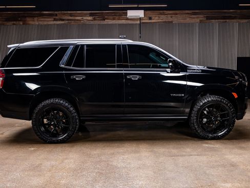 Used 2024 Chevrolet Tahoe High Country AWD/4WD image 11