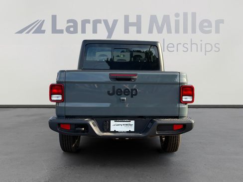 New 2026 Jeep Gladiator Sport image 4