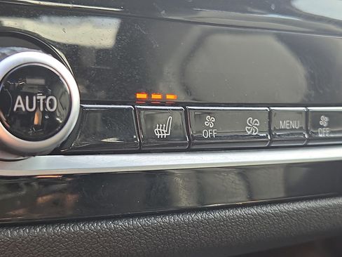 Used 2019 BMW 540i xDrive image 26