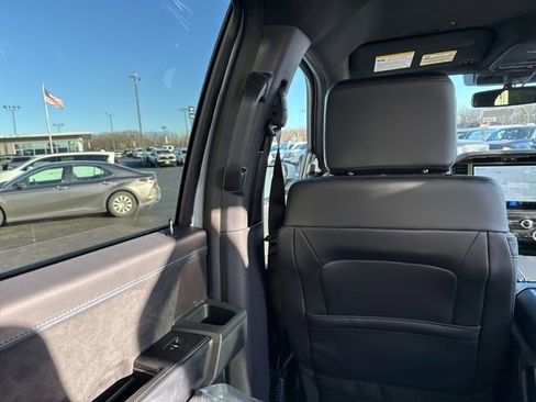New 2025 Ford F150 Platinum w/ FX4 Off-Road Package image 33