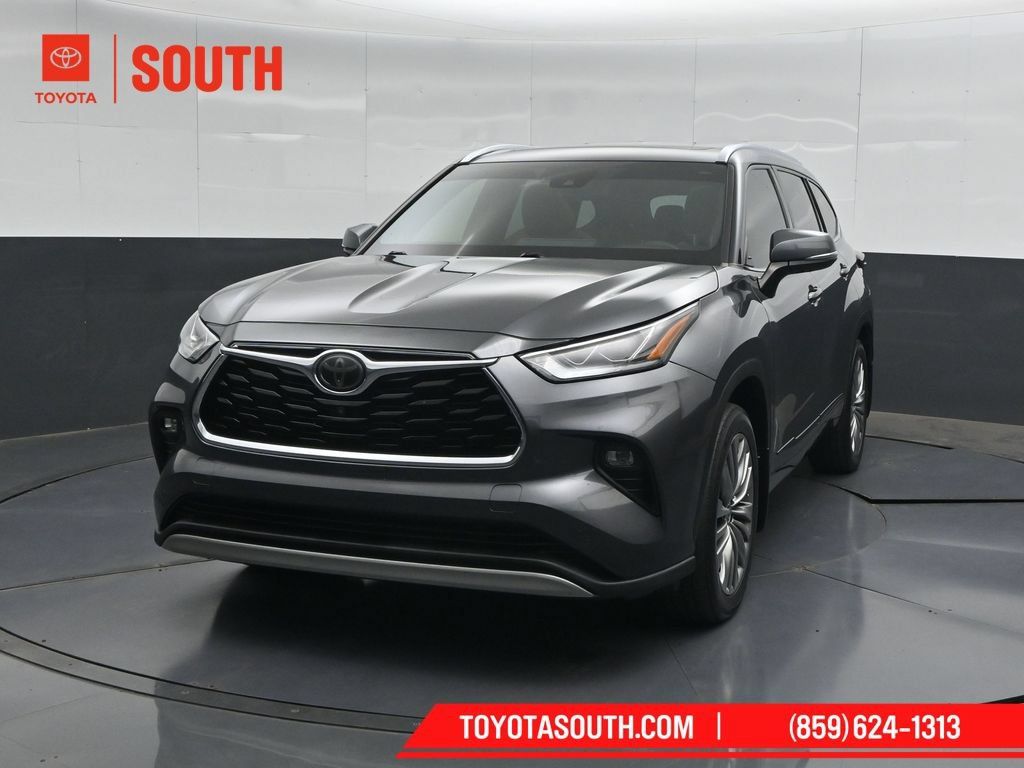 Used 2020 Toyota Highlander Platinum AWD/4WD image 5