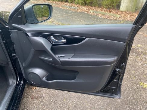 Used 2018 Nissan Rogue Sport SV w/ SV All-Weather Package image 25