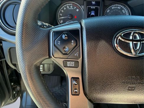 Used 2021 Toyota Tacoma TRD Sport AWD/4WD image 29