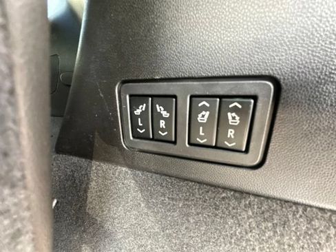 Used 2023 Cadillac XT6 Premium Luxury w/ Technology Package FWD image 25