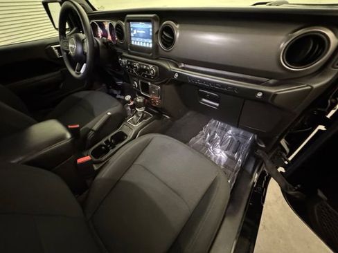 Used 2022 Jeep Wrangler Willys image 30