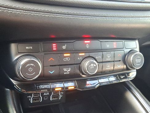 Used 2022 Dodge Durango GT image 17