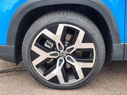 Used 2022 Volkswagen Taos SEL image 31