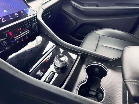 Used 2024 Jeep Grand Cherokee L Limited image 24