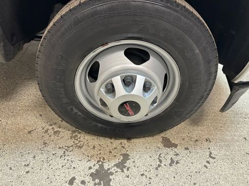 Used 2015 GMC Sierra 3500 2WD Regular Cab w/ Sierra Convenience Package image 43