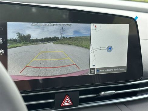 New 2025 Hyundai Elantra SEL image 28