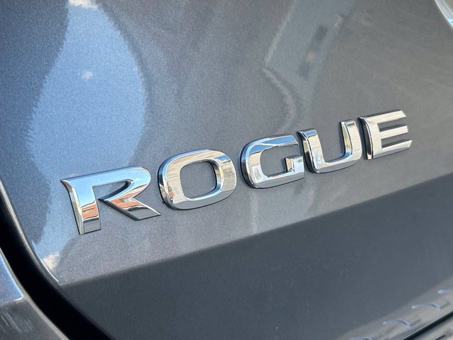 Used 2018 Nissan Rogue SV AWD/4WD image 14