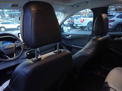 Certified 2025 Ford Escape Platinum image 16