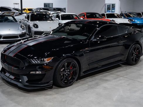 Used 2018 Ford Mustang Shelby GT350R w/ GT350R Equipment Group 920A RWD image 2
