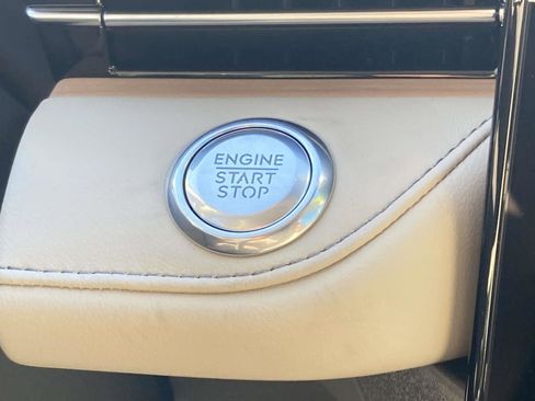 New 2025 Lincoln Nautilus Reserve image 30