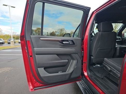 New 2026 Chevrolet Suburban LS image 24