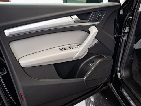 Used 2024 Audi Q5 2.0T Premium w/ Convenience Package image 23