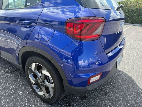 Used 2022 Hyundai Venue SEL image 35
