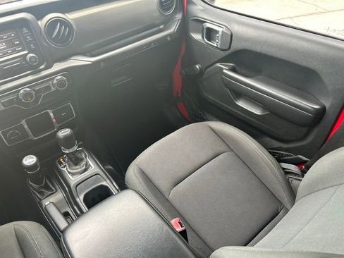 Used 2018 Jeep Wrangler Unlimited Sport AWD/4WD image 11
