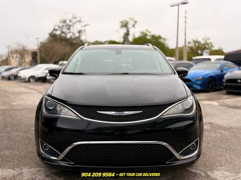 Used 2019 Chrysler Pacifica Touring-L FWD image 13