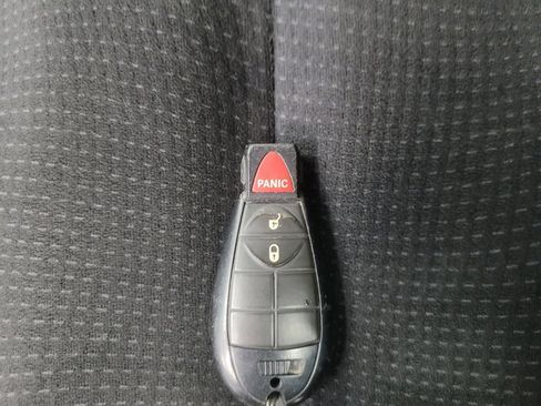 Used 2015 Dodge Grand Caravan American Value Package image 32