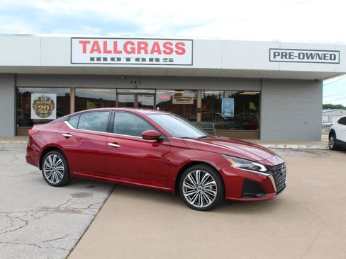 Used 2023 Nissan Altima 2.5 SL AWD/4WD image 2