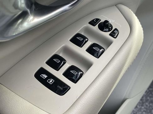 Used 2023 Volvo XC90 T8 Plus w/ Protection Package image 7