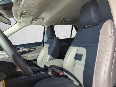 New 2026 Ford Explorer Active w/ Active Comfort Package image 4