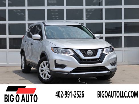 Used 2018 Nissan Rogue S AWD/4WD image 1