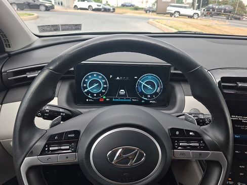 Certified 2023 Hyundai Tucson Limited AWD/4WD image 19