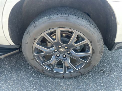 Used 2024 Chevrolet Tahoe High Country AWD/4WD image 4