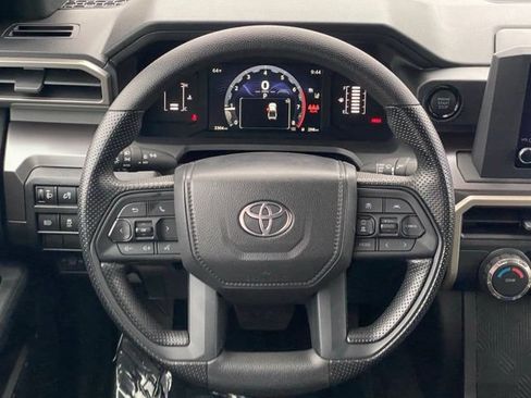 Certified 2025 Toyota Tacoma SR5 AWD/4WD image 15
