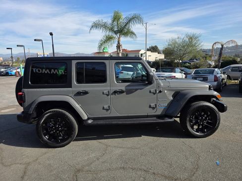 Used 2021 Jeep Wrangler Unlimited Sahara image 10