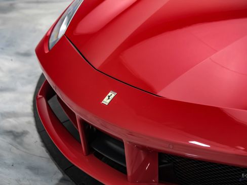 Used 2017 Ferrari 488 GTB RWD image 37