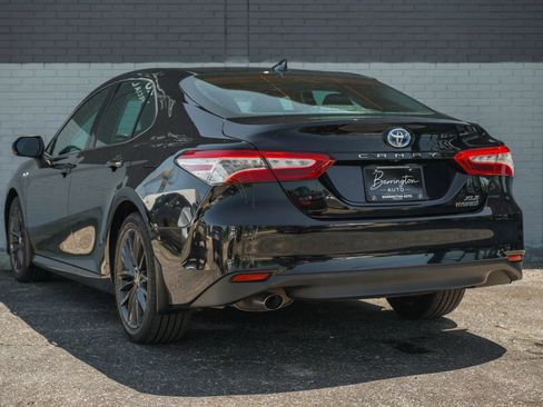 Used 2019 Toyota Camry XLE FWD image 7