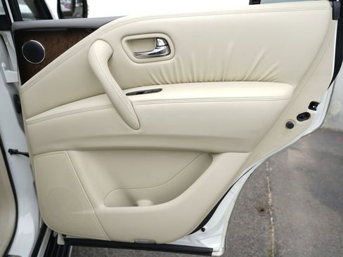 Used 2012 INFINITI QX56 4WD w/ Deluxe Touring Pkg image 38