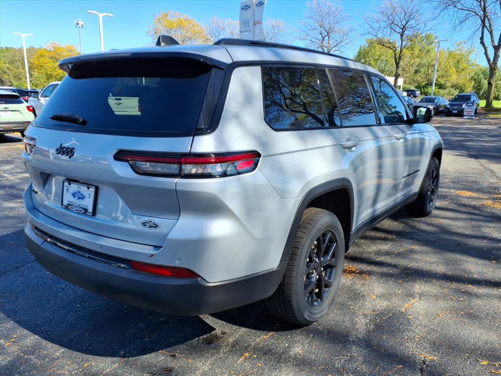 Used 2024 Jeep Grand Cherokee L Laredo AWD/4WD image 7