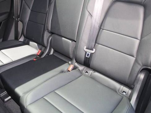 Certified 2025 Porsche Cayenne Base image 17