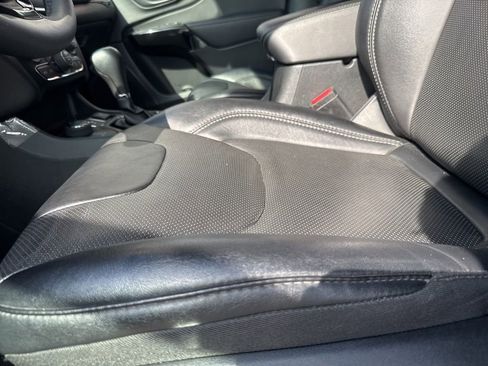 Used 2023 Jeep Cherokee Altitude Lux image 26