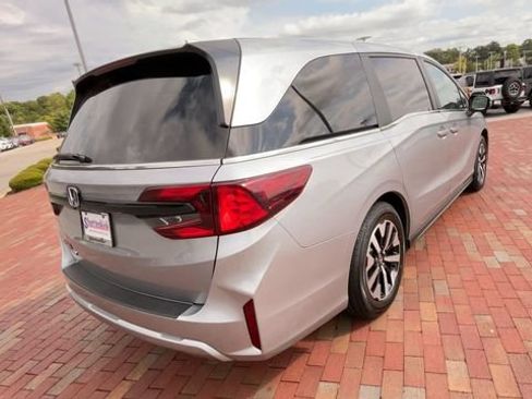Certified 2025 Honda Odyssey EX-L image 9
