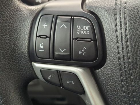 Used 2018 Toyota Highlander LE image 22