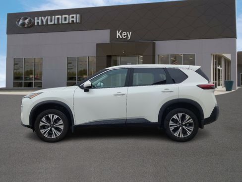 Used 2023 Nissan Rogue SV image 6