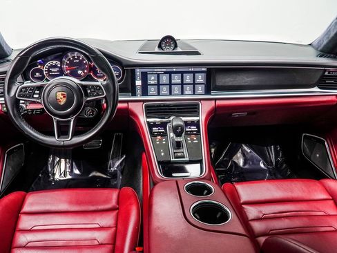 Used 2020 Porsche Panamera GTS image 5