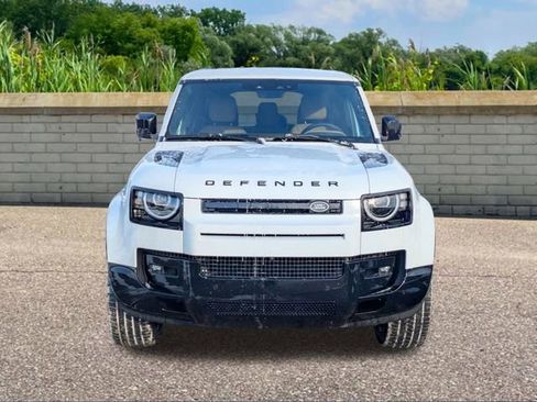 New 2026 Land Rover Defender 110 X-Dynamic SE image 2