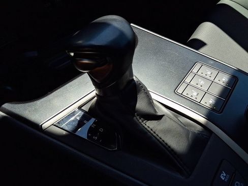 Used 2024 Lexus UX 250h AWD w/ Premium Package image 18