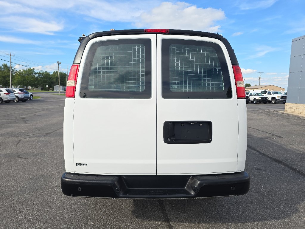 Used 2017 Chevrolet Express 2500 RWD image 7