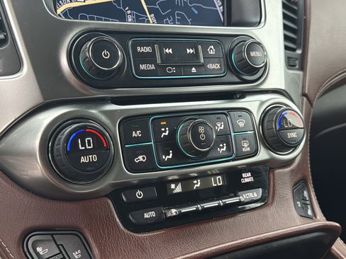 Used 2015 Chevrolet Suburban LTZ image 32
